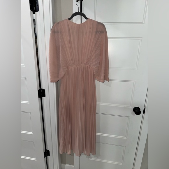 Light Pink Pleated V Neck Maternity Maxi Dress - Picture 5 of 5